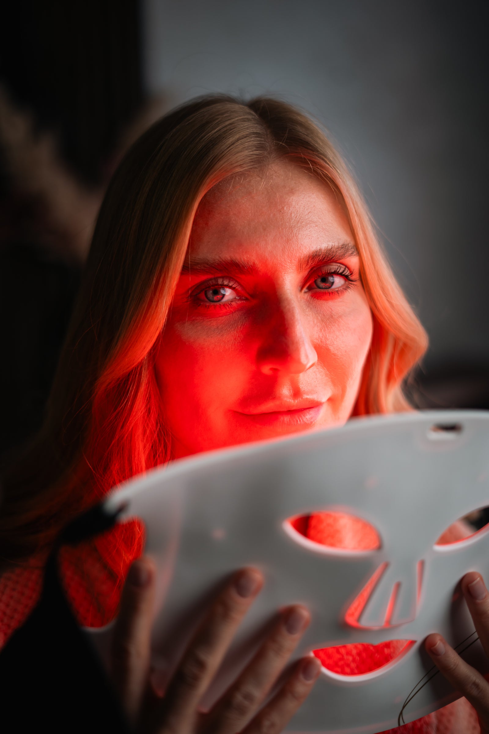 Luminothérapie rouge anti-âge, essentielle et ciblée