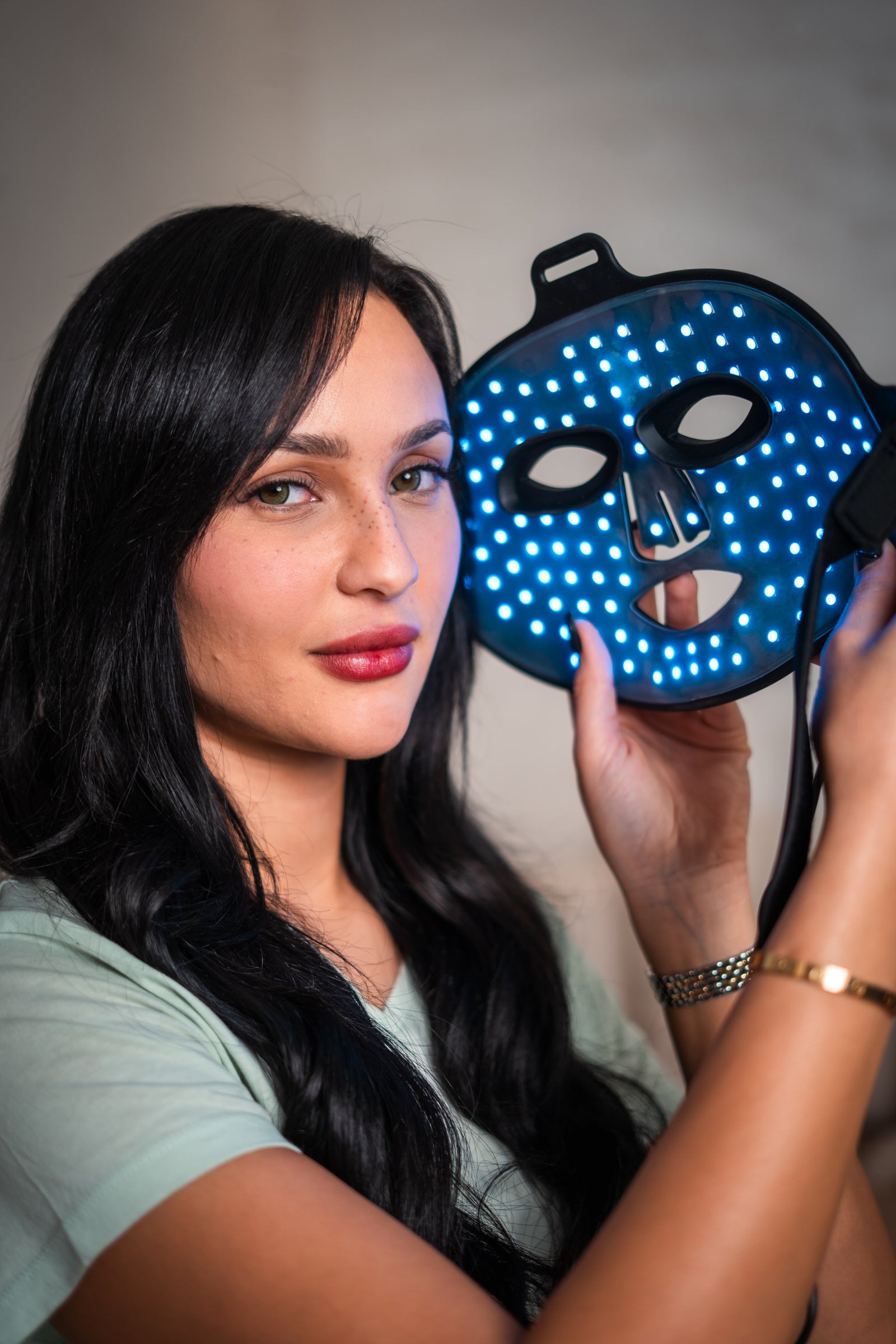Un masque LED à spectre complet, pensé pour la peau réelle
